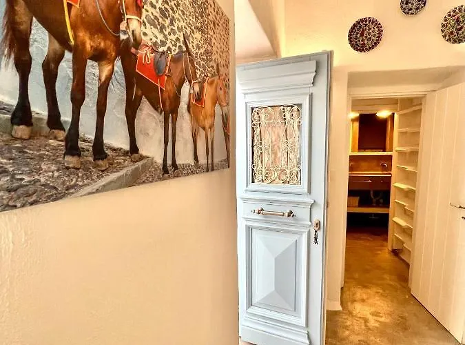 Aetheria Traditional House Case de vacanță