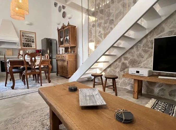 Aetheria Traditional House Дом отдыха Коскину