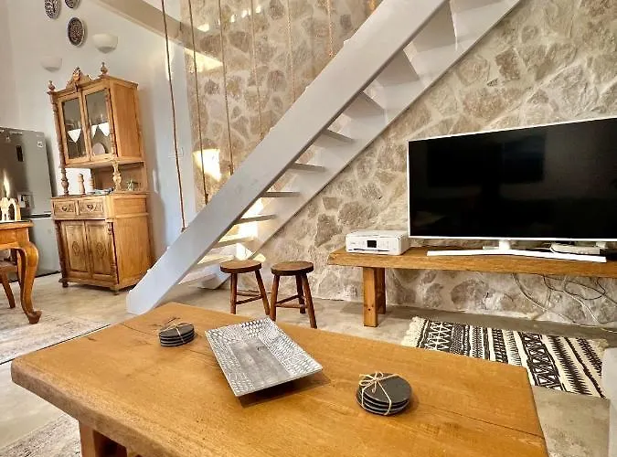 Aetheria Traditional House Дом отдыха *