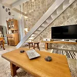 Aetheria Traditional House Дом отдыха *